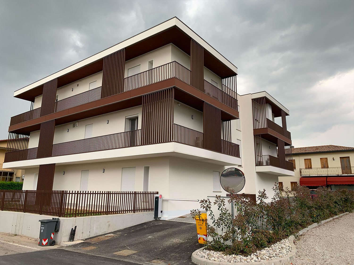 PAESE (TV) – AGENTE: SARTORI SIMONE  348.5412839